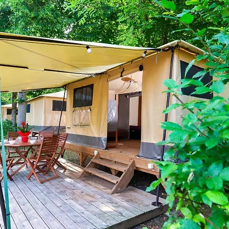 Village Gevaudan Aubrac منتزه العطل *